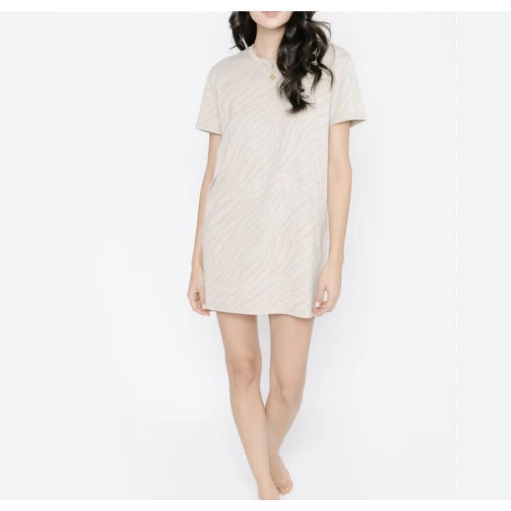 Smash + tee everyday tee shirt dress in sierra tiger